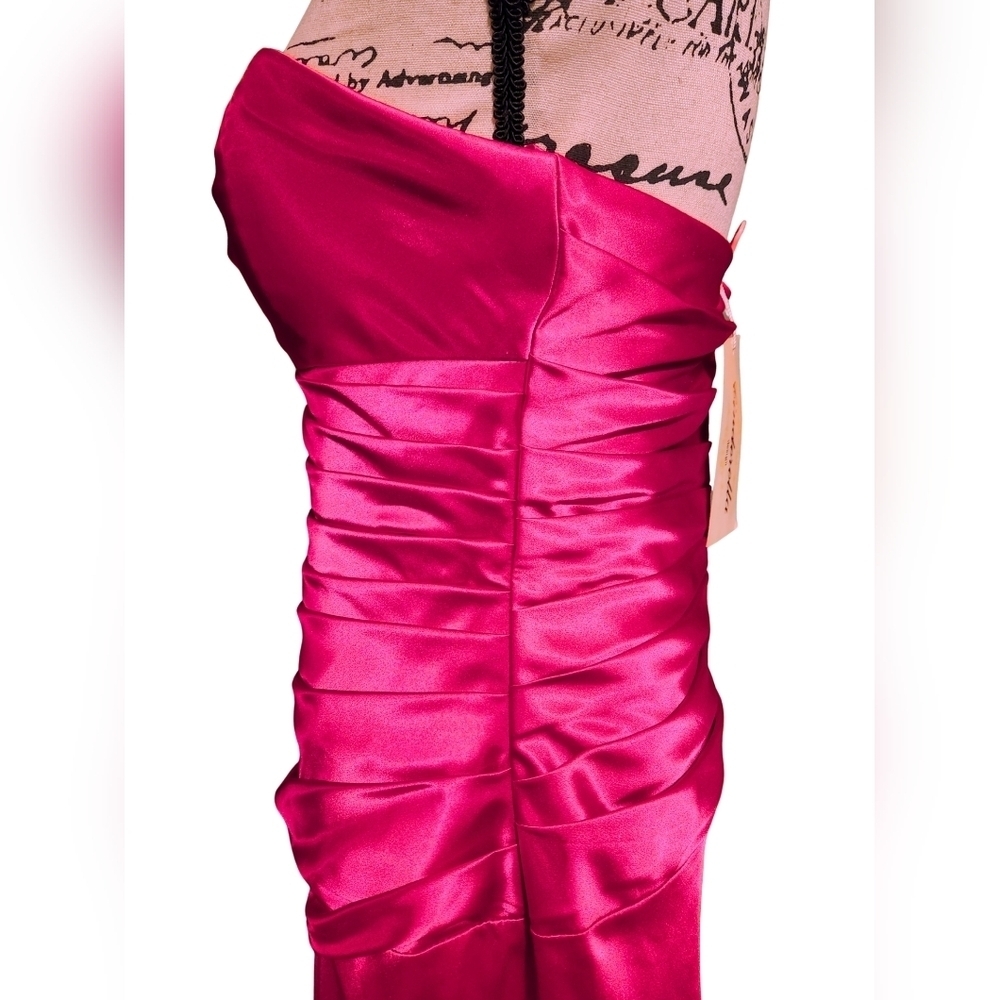 Cinderella One-Shoulder Fuchsia Dress - Picture 5 of 10